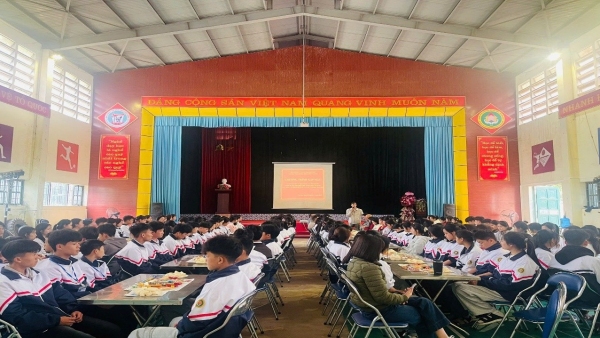 Trường PTDTNT THPT Na Son tạo tâm thế vững vàng và định hướng chặng đường nước rút cho các em học sinh với chương trình Gặp mặt các đội tuyển tham gia Kì thi chọn học sinh giỏi khối 10, 11, 12 năm học 2025-2026