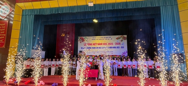 Trường PTDTNT THPT Na Son tổ chức Lễ tổng kết và tri ân trưởng thành “Khi tôi 18” cho học sinh khối 12